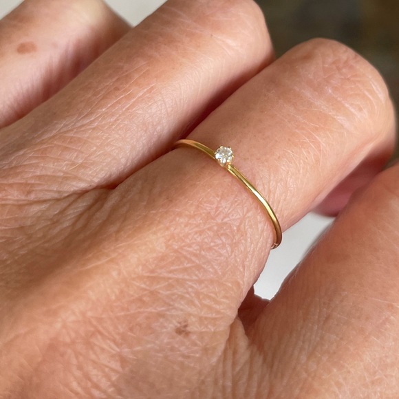 CATBIRD 18k Solitaire Diamond Ring - Picture 2 of 12